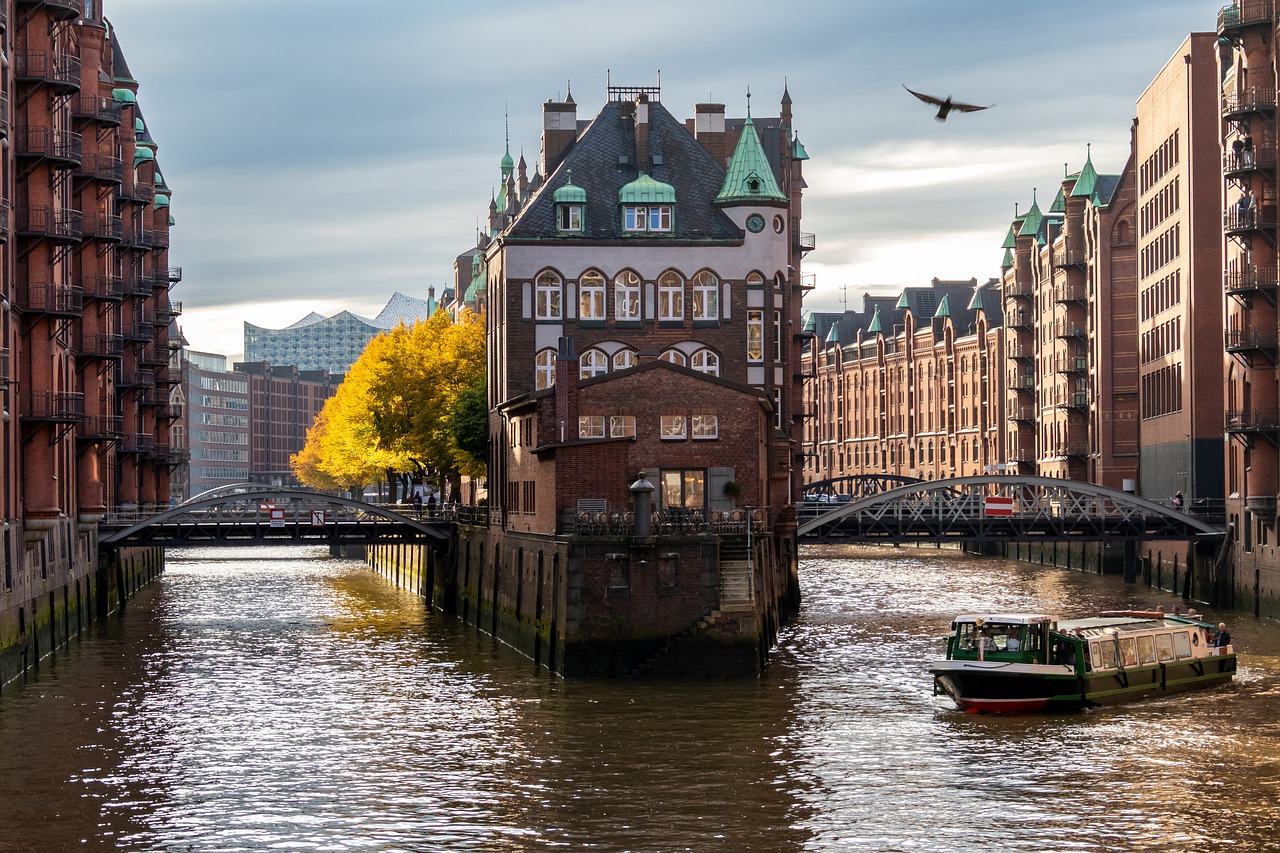 Removals to Hamburg – the Speicherstadt district